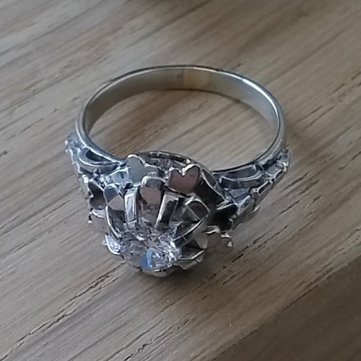Witgouden ring met briljant