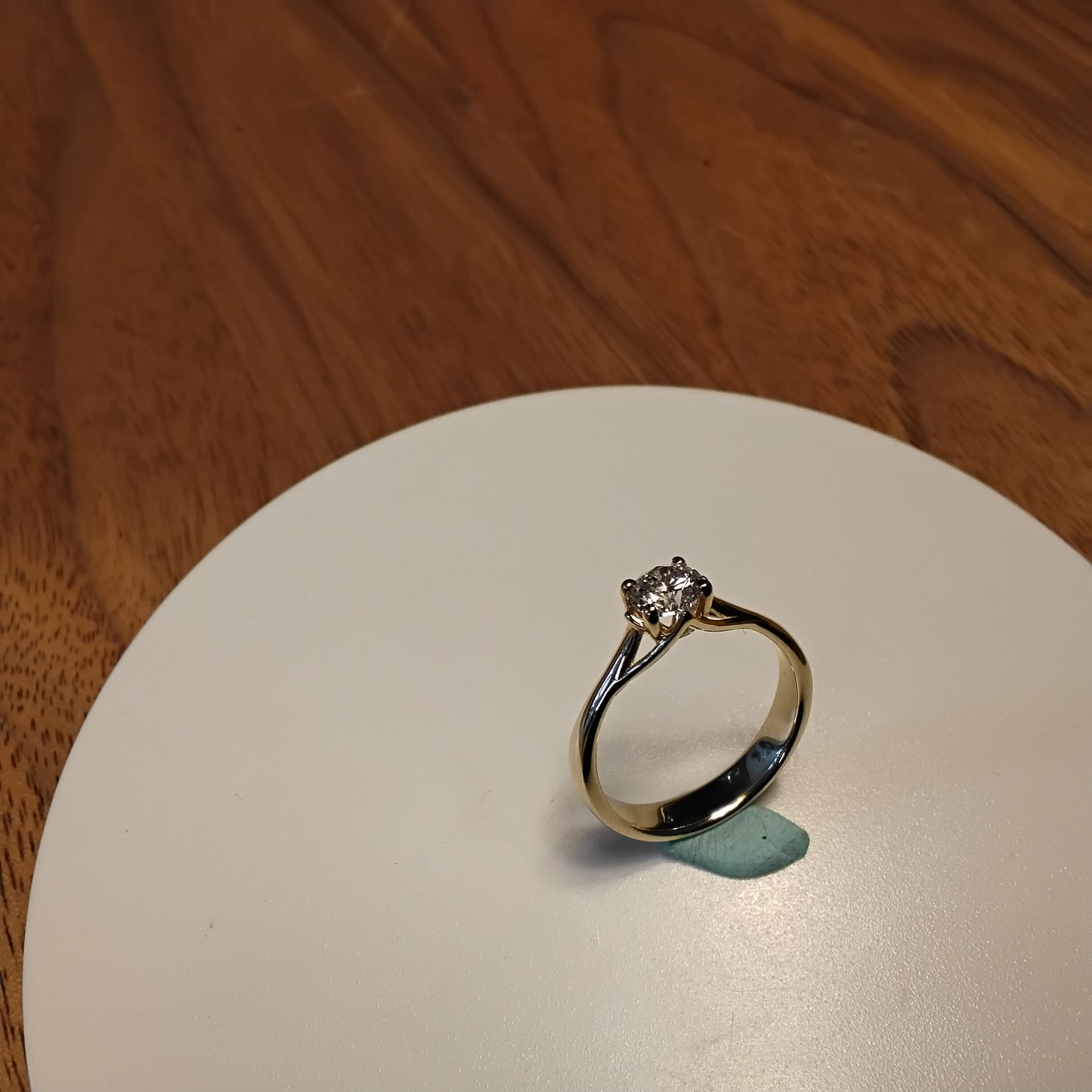 Ring met lap diamant geel goud